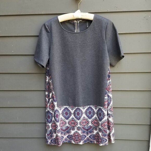 THML Gray Knit Medallion Print Mix it Up Midi Dress size Large - Picture 9 of 9